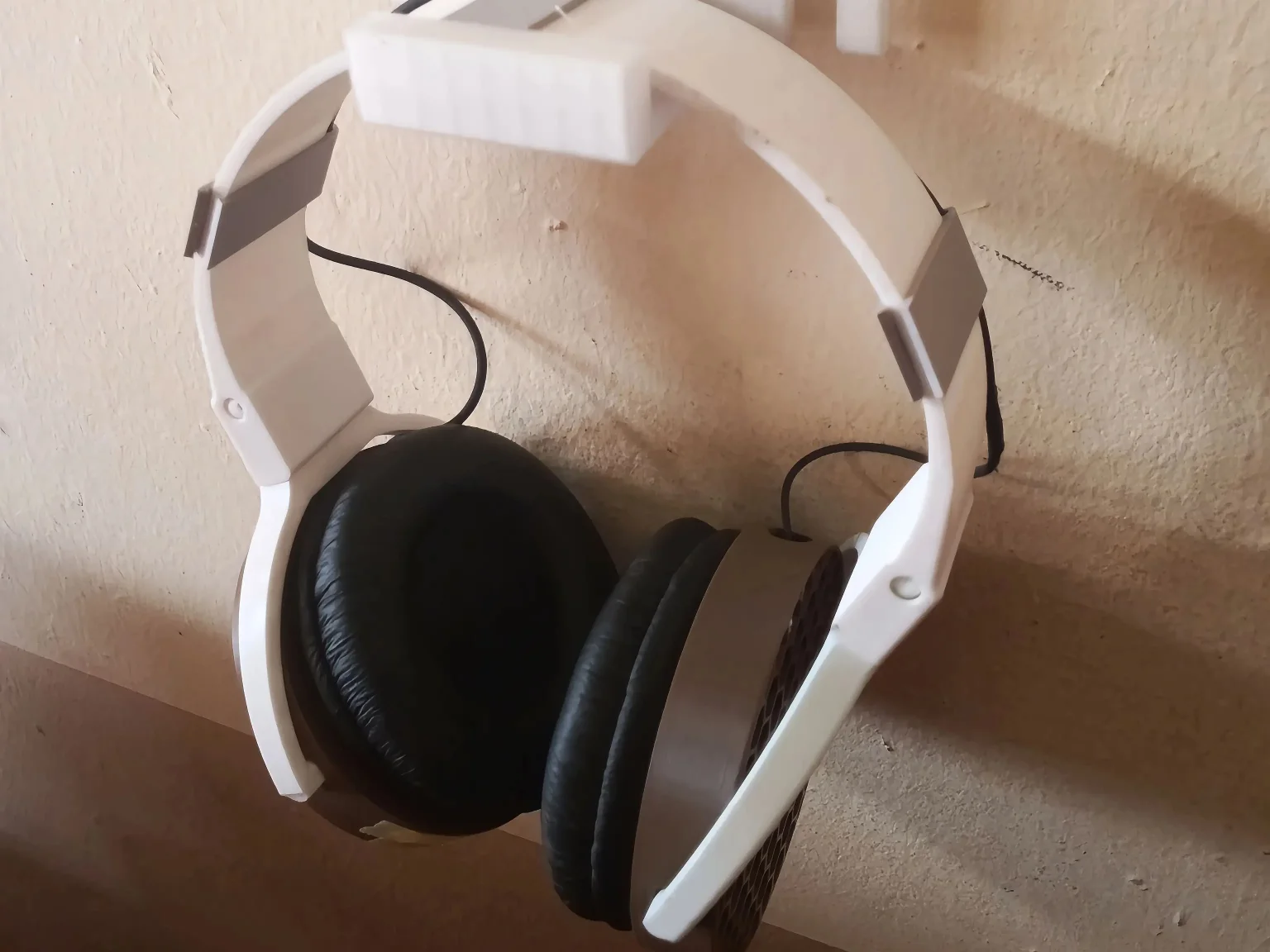 3D-printed headphone chassis